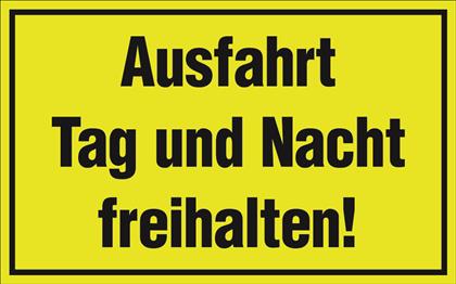 Warnschild Ausfahrt Tag+Nacht