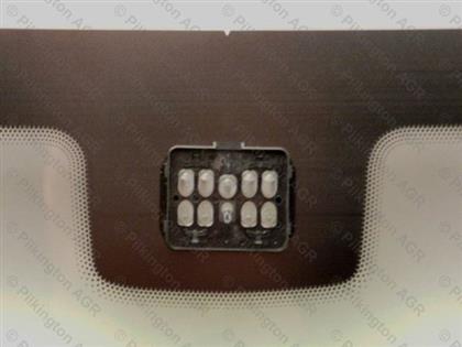 Frontscheibe glasklar mit Sensor