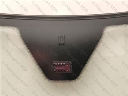 Frontscheibe glasklar mit Sensor